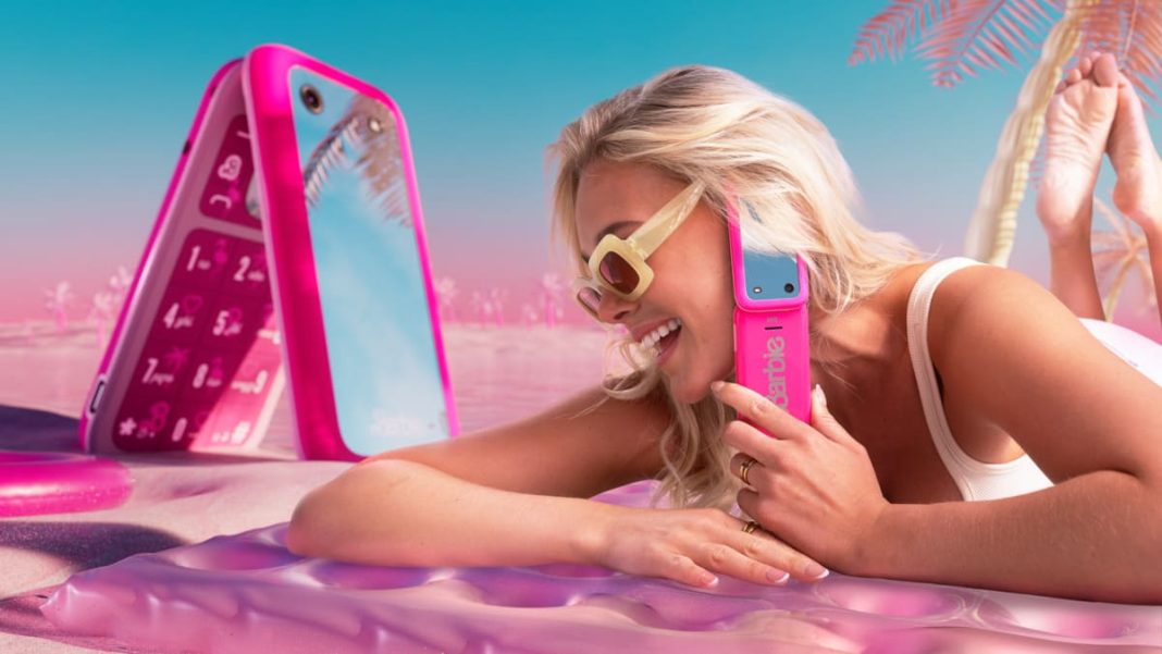 hmd barbie phone è ufficiale design retrò e colore power pink