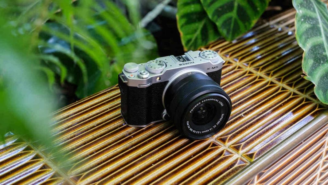 fujifilm x m5 ufficiale la mirrorless compatta e versatile (2)